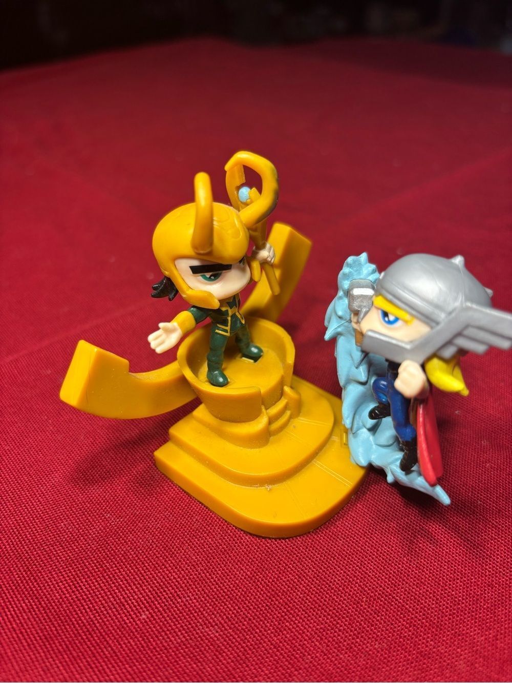 New Loot Crate Marvel Collectors Series Thor vs. Loki figure set